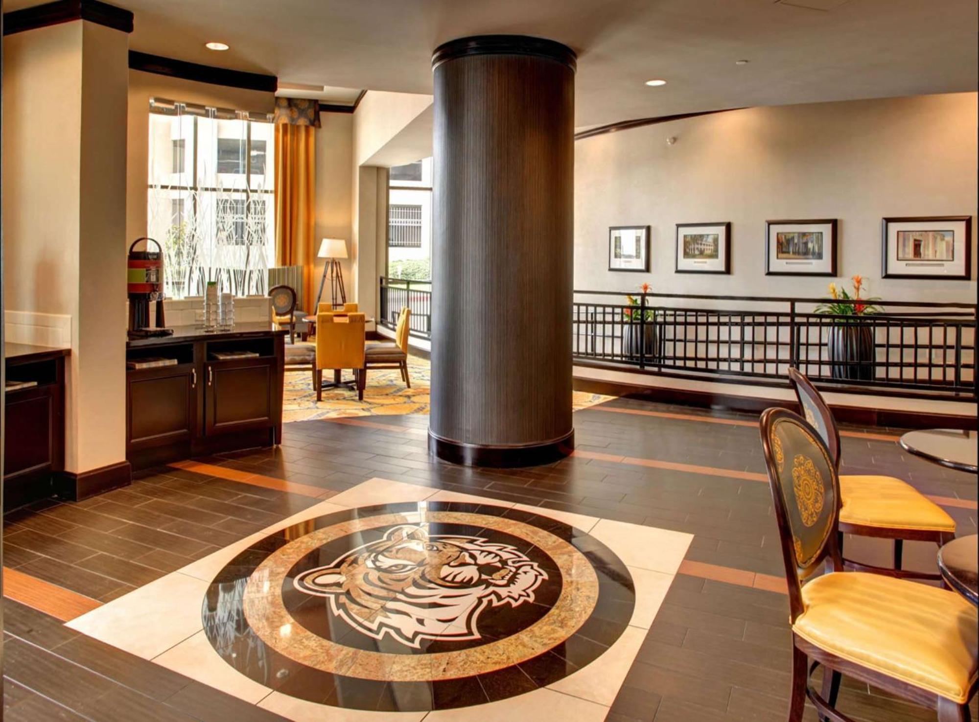 Hampton Inn & Suites Baton Rouge Downtown Exterior photo