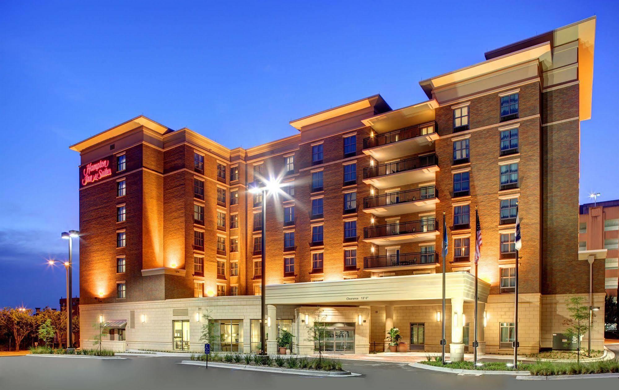 Hampton Inn & Suites Baton Rouge Downtown Exterior photo